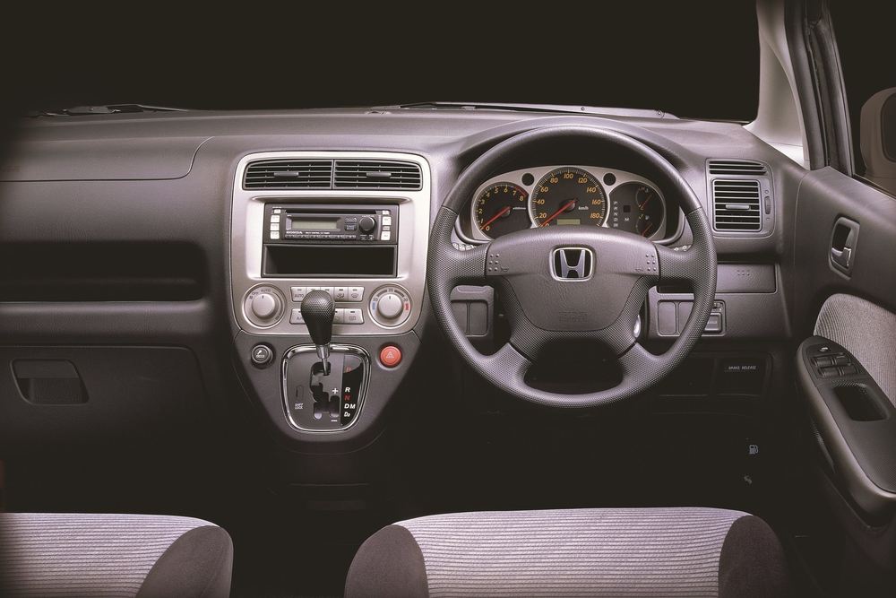 Honda Stream 1 поколение (2000-2003) минивэн
