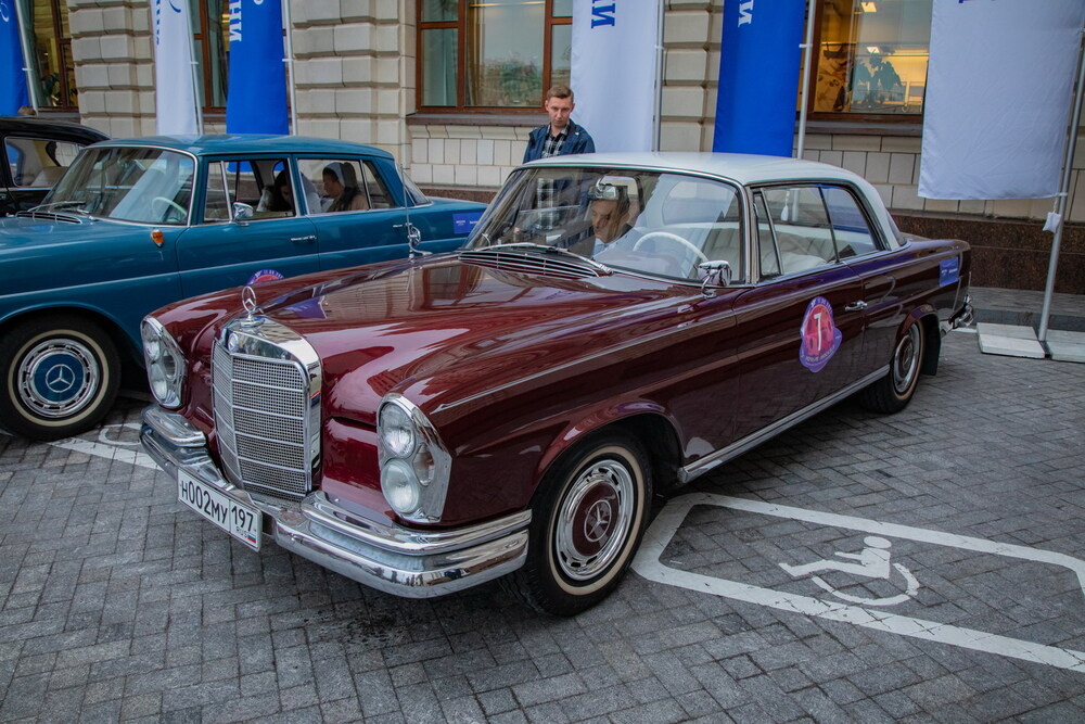 Ралли классических автомобилей 11 сентября. Смотреть фото Ралли классических автомобилей 11 сентября. Смотреть картинку Ралли классических автомобилей 11 сентября. Картинка про Ралли классических автомобилей 11 сентября. Фото Ралли классических автомобилей 11 сентября