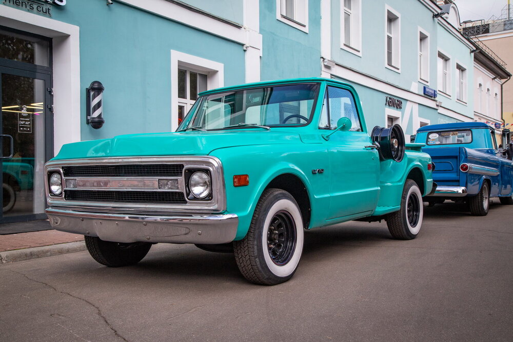 Выставка автомобилей wheels and chains. Смотреть фото Выставка автомобилей wheels and chains. Смотреть картинку Выставка автомобилей wheels and chains. Картинка про Выставка автомобилей wheels and chains. Фото Выставка автомобилей wheels and chains