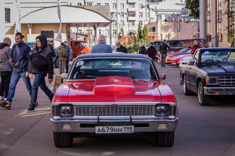 Выставка автомобилей wheels and chains. Смотреть фото Выставка автомобилей wheels and chains. Смотреть картинку Выставка автомобилей wheels and chains. Картинка про Выставка автомобилей wheels and chains. Фото Выставка автомобилей wheels and chains
