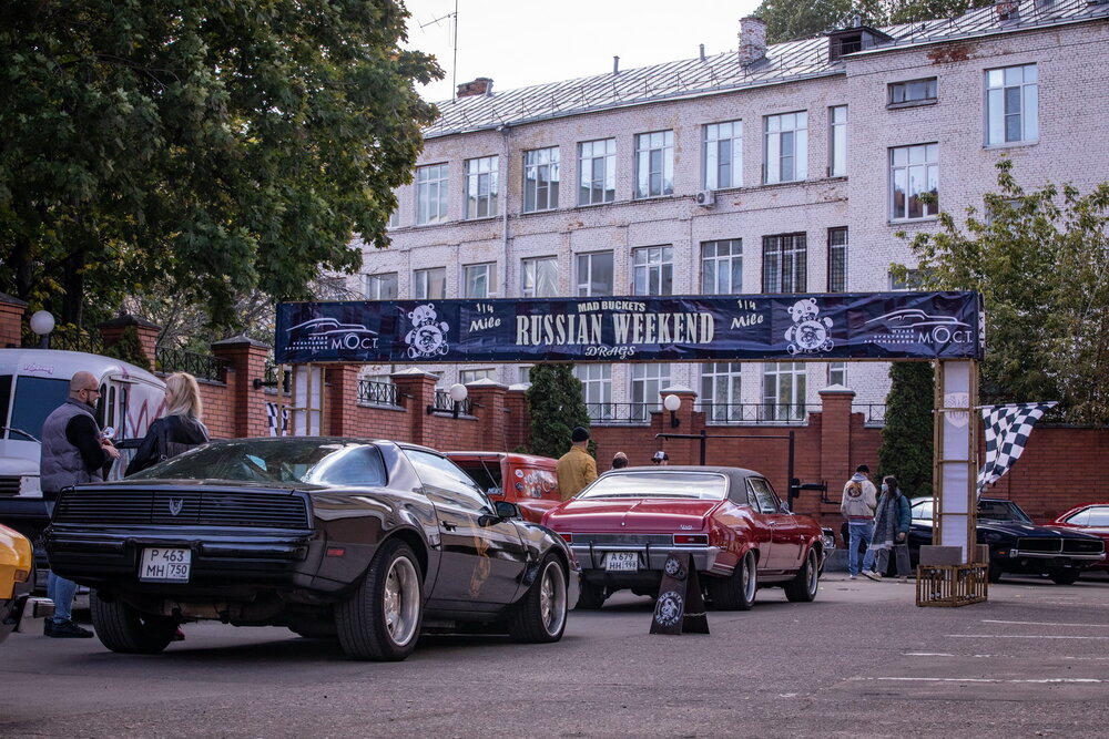 Выставка автомобилей wheels and chains. Смотреть фото Выставка автомобилей wheels and chains. Смотреть картинку Выставка автомобилей wheels and chains. Картинка про Выставка автомобилей wheels and chains. Фото Выставка автомобилей wheels and chains