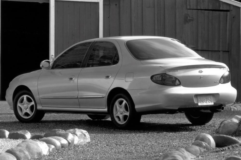 Hyundai Elantra 2 поколение J2 рестайлинг (1998-2000) Седан