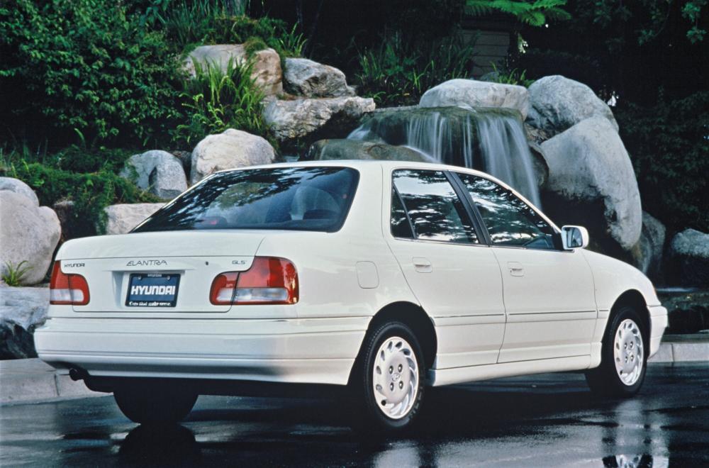 Hyundai Elantra 1 поколение J1 рестайлинг (1993-1995) Седан