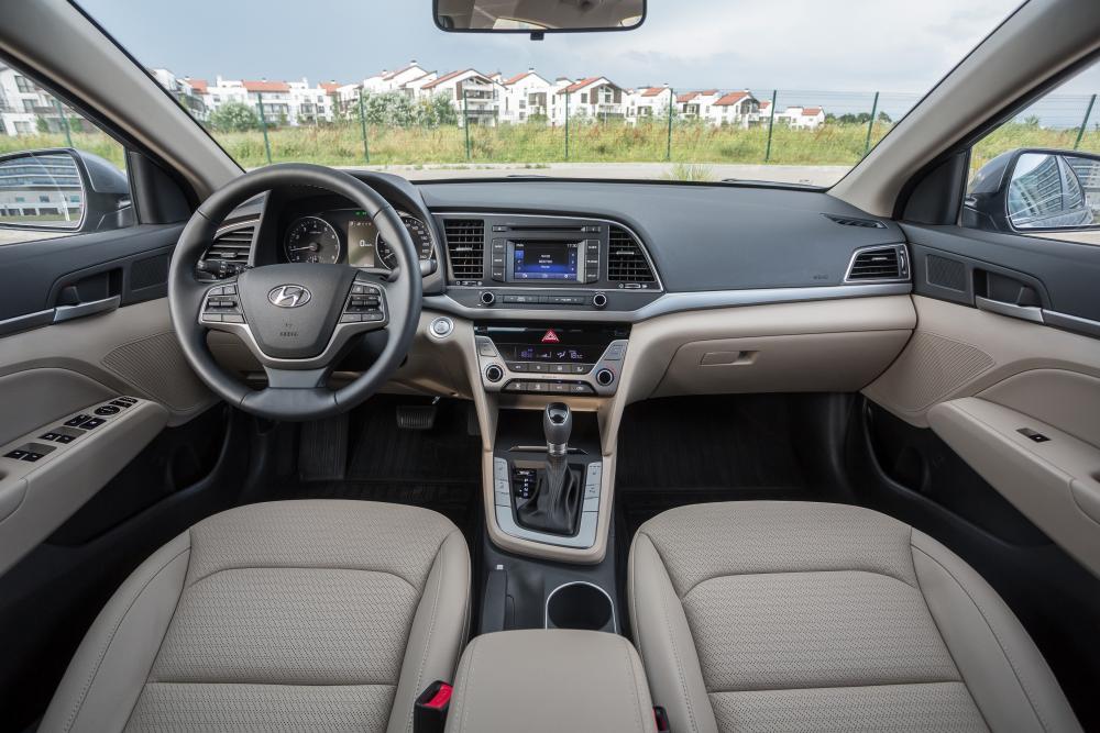 Hyundai Elantra 6 поколение AD (2015 - 2019) Седан интерьер