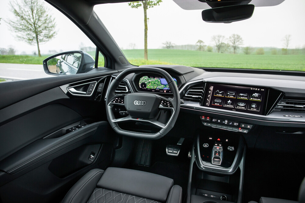 Audi Q4 e-tron 1 поколение (2020) кроссовер интерьер 