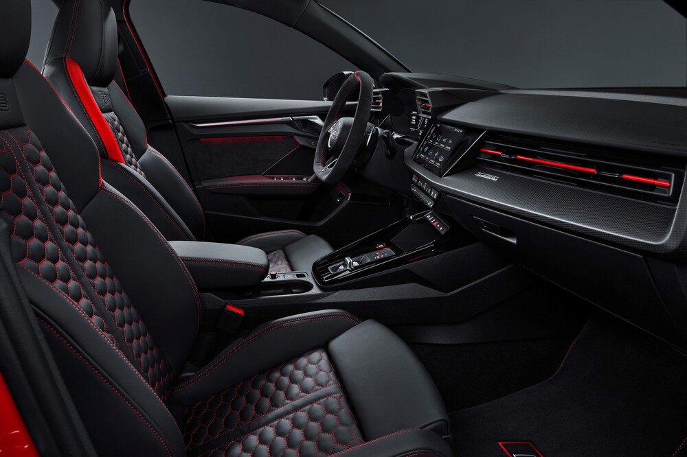 Audi RS 3 8Y (2021) Sportback хетчбэк