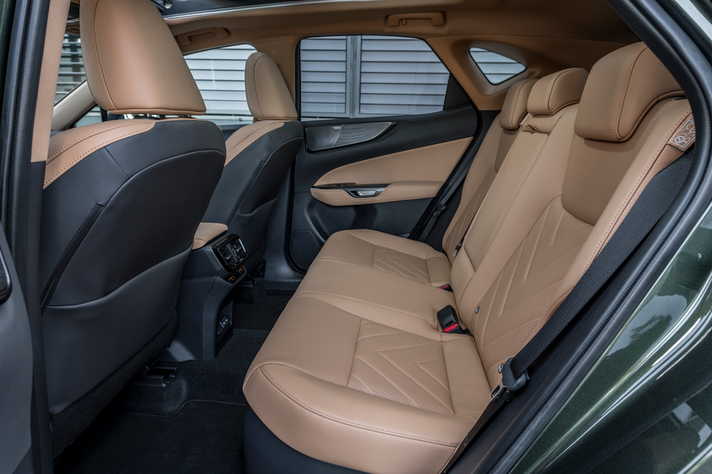 Lexus NX 2 поколение (2021) кроссовер интерьер 