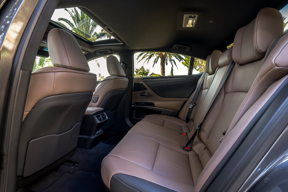 Lexus ES 7 поколение [рестайлинг] (2021) седан интерьер