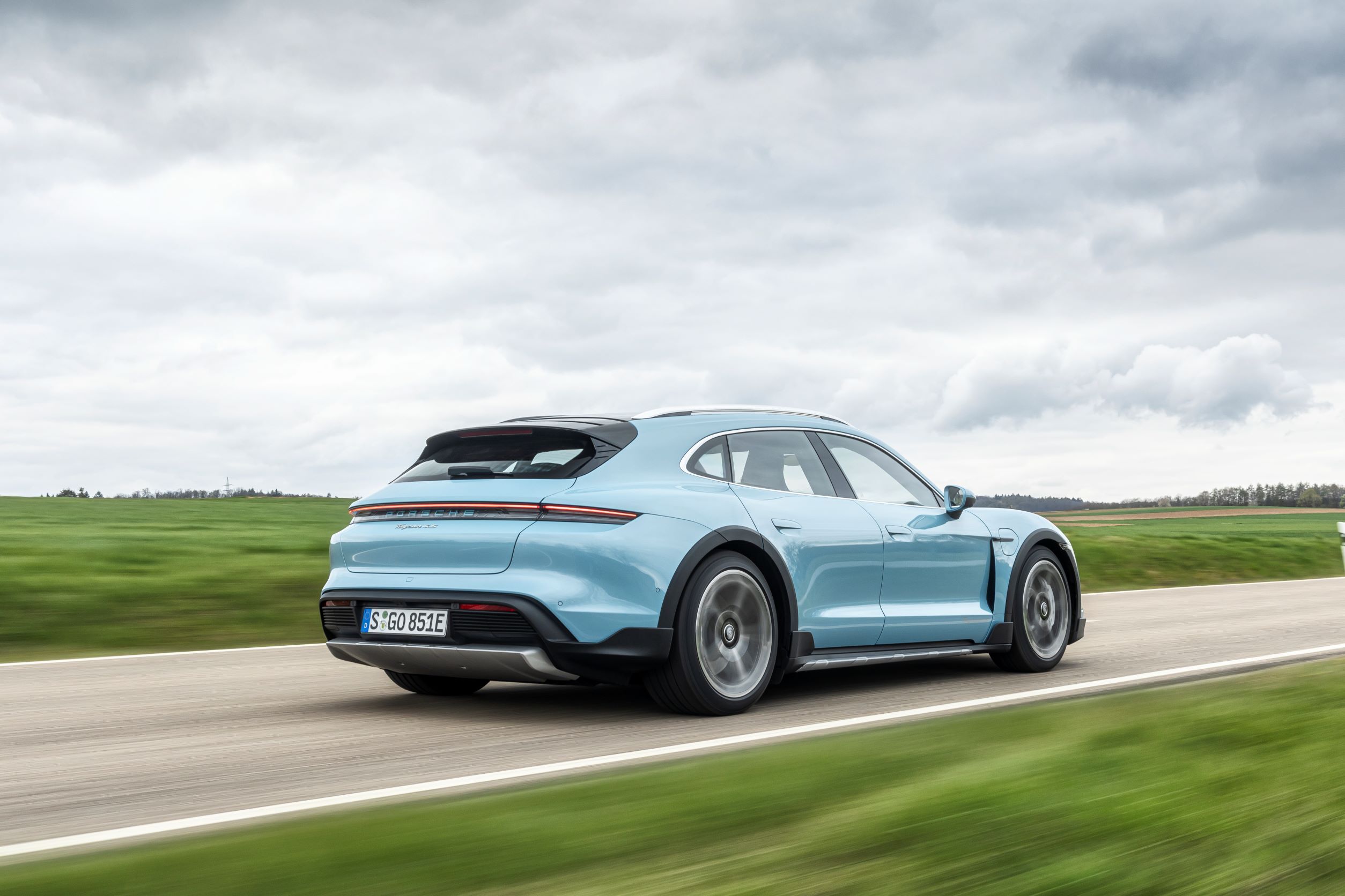 Porsche Taycan универсал Cross Turismo