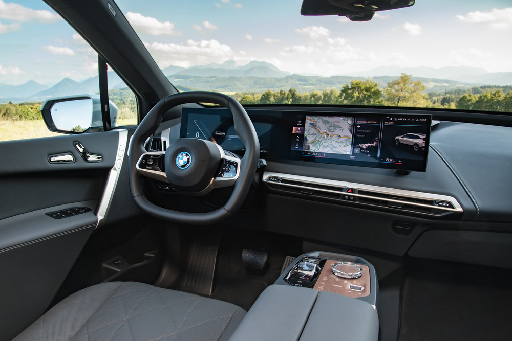 BMW iX 1 поколение (2021) кроссовер 