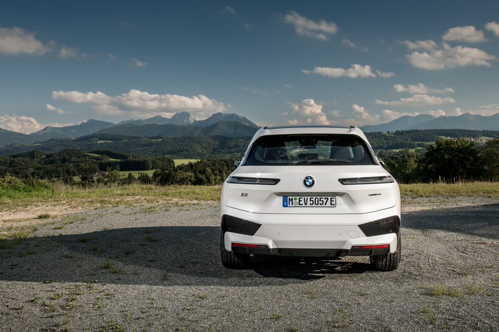 BMW iX 1 поколение (2021) кроссовер 