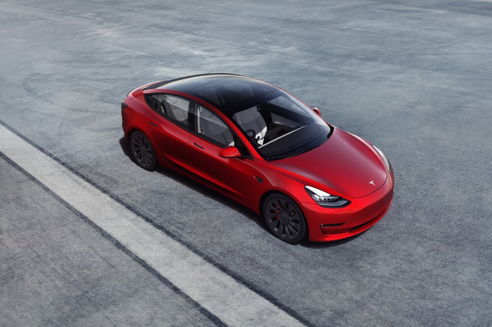 Tesla Model 3 1 поколение рестайлинг (2020) седан