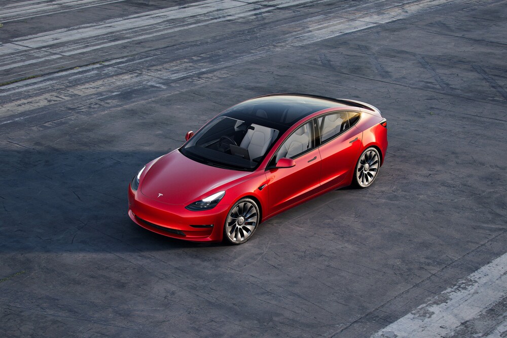 Tesla Model 3 1 поколение рестайлинг (2020) седан