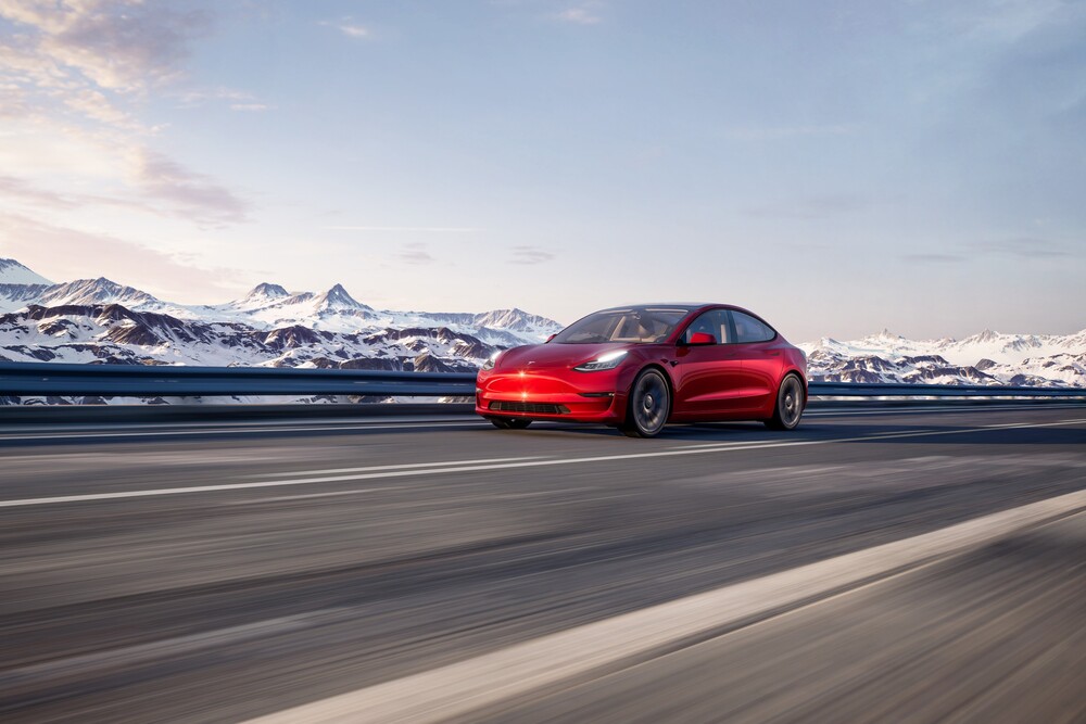 Tesla Model 3 1 поколение рестайлинг (2020) седан