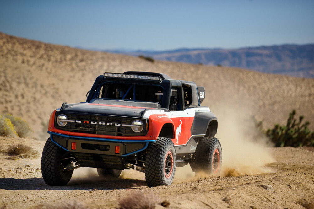 Внедорожник Ford Bronco DR (Desert Racer)