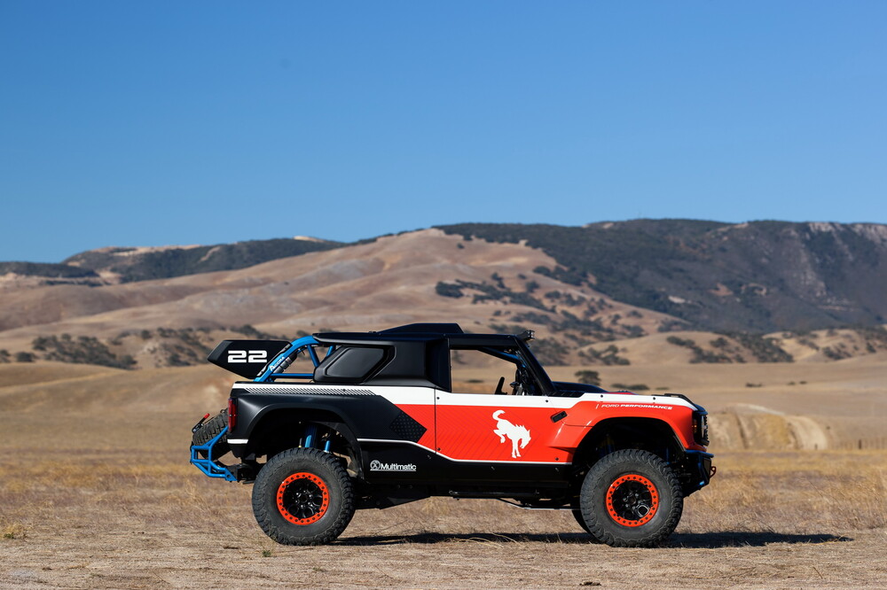 Внедорожник Ford Bronco DR (Desert Racer)