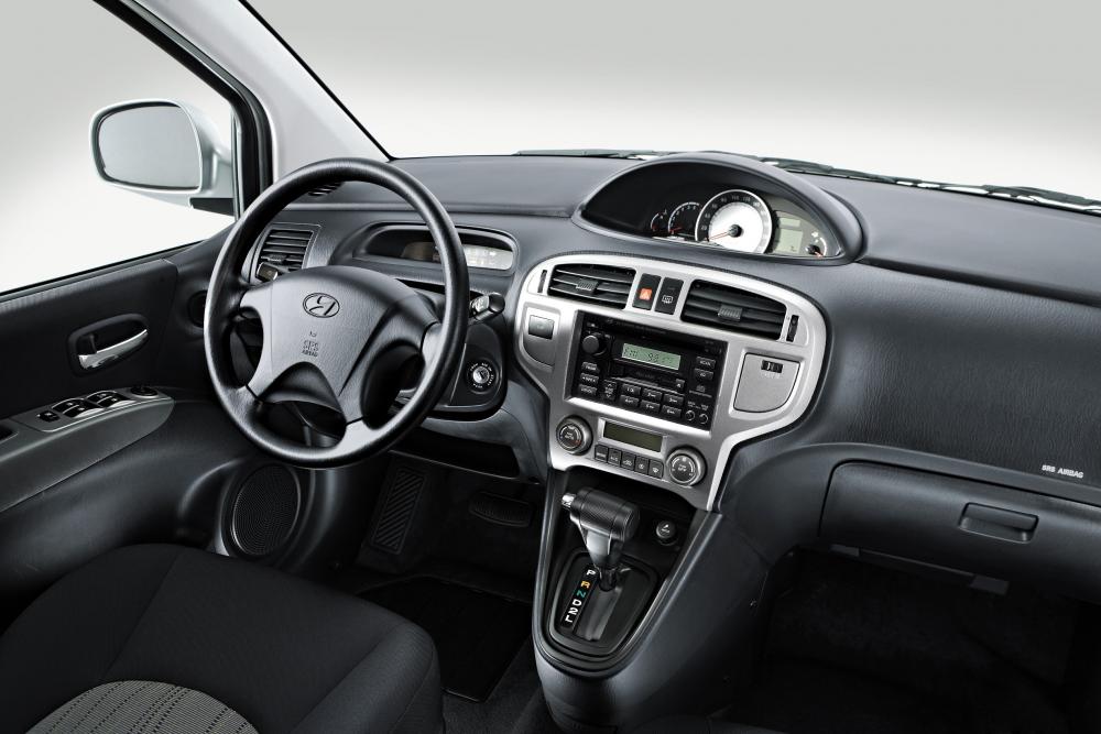 Hyundai Matrix 1 поколение [2-й рестайлинг] (2008-2010) Минивэн интерьер 