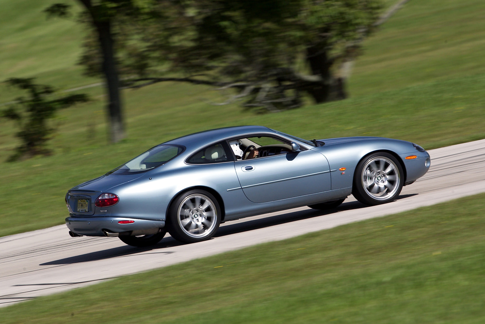 Jaguar XKR 1 поколение [рестайлинг] (2000-2004) купе 