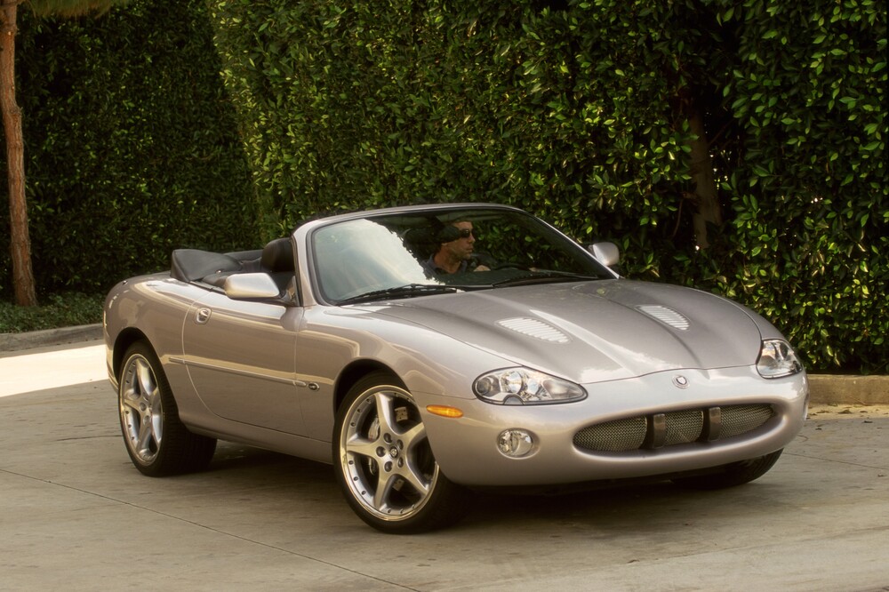 Jaguar XKR 1 поколение [рестайлинг] (2000-2004) кабриолет 