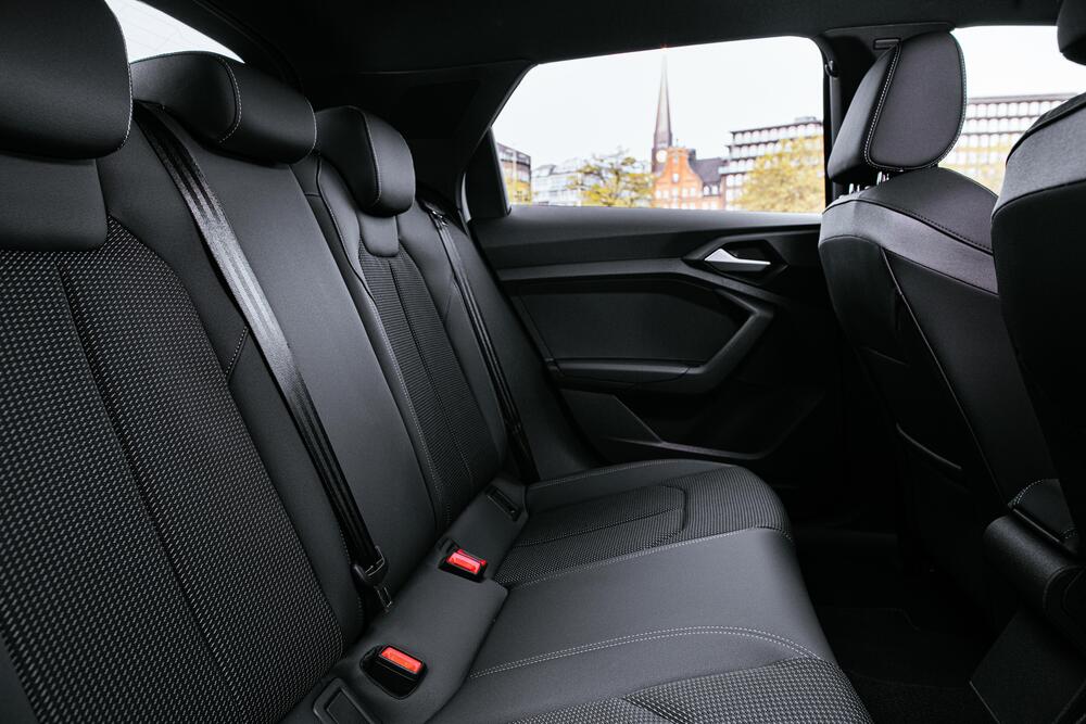Audi A1 2 поколение (2019) Citycarver интерьер 
