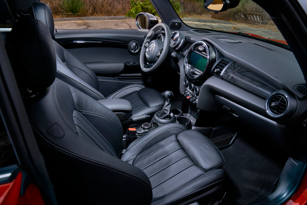 Mini Hatch 3 поколение F56 [рестайлинг] (2018) Хэтчбек 5 дв. интерьер 