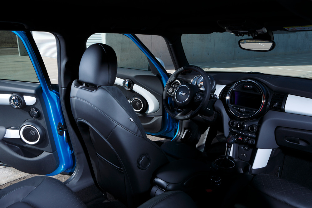 Mini Hatch F56 (2014) Хетчбэк 5-дв. Cooper S интерьер 