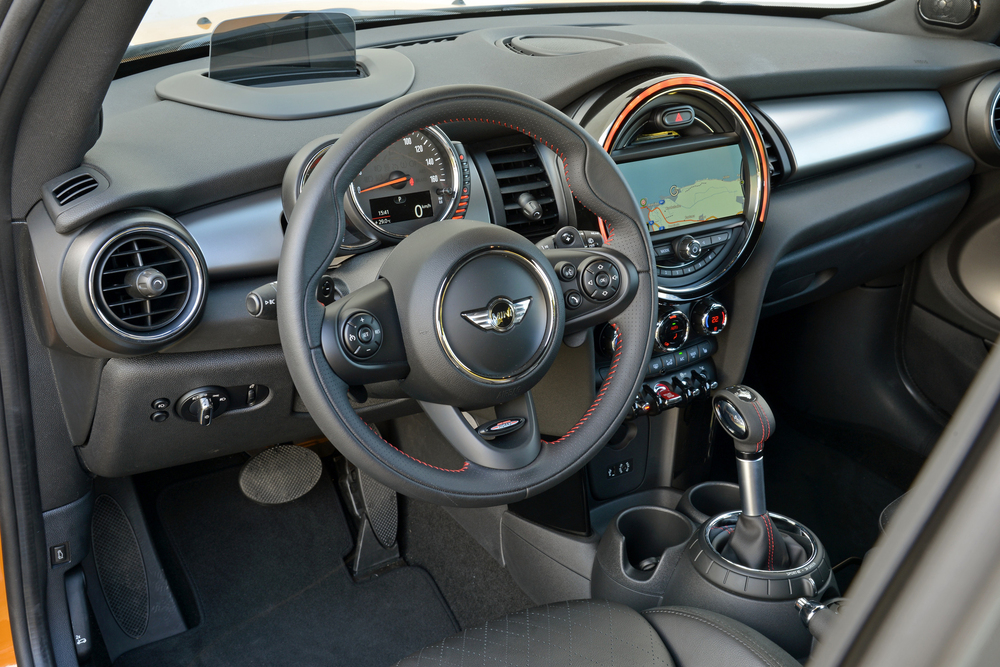 Mini Hatch F56 (2014-2018) Хетчбэк 3-дв. Cooper S интерьер 