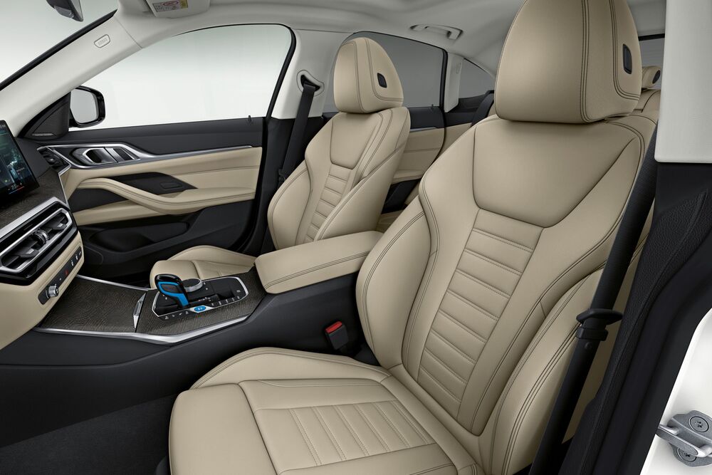 BMW i4 1 поколение (2021) лифтбек интерьер 