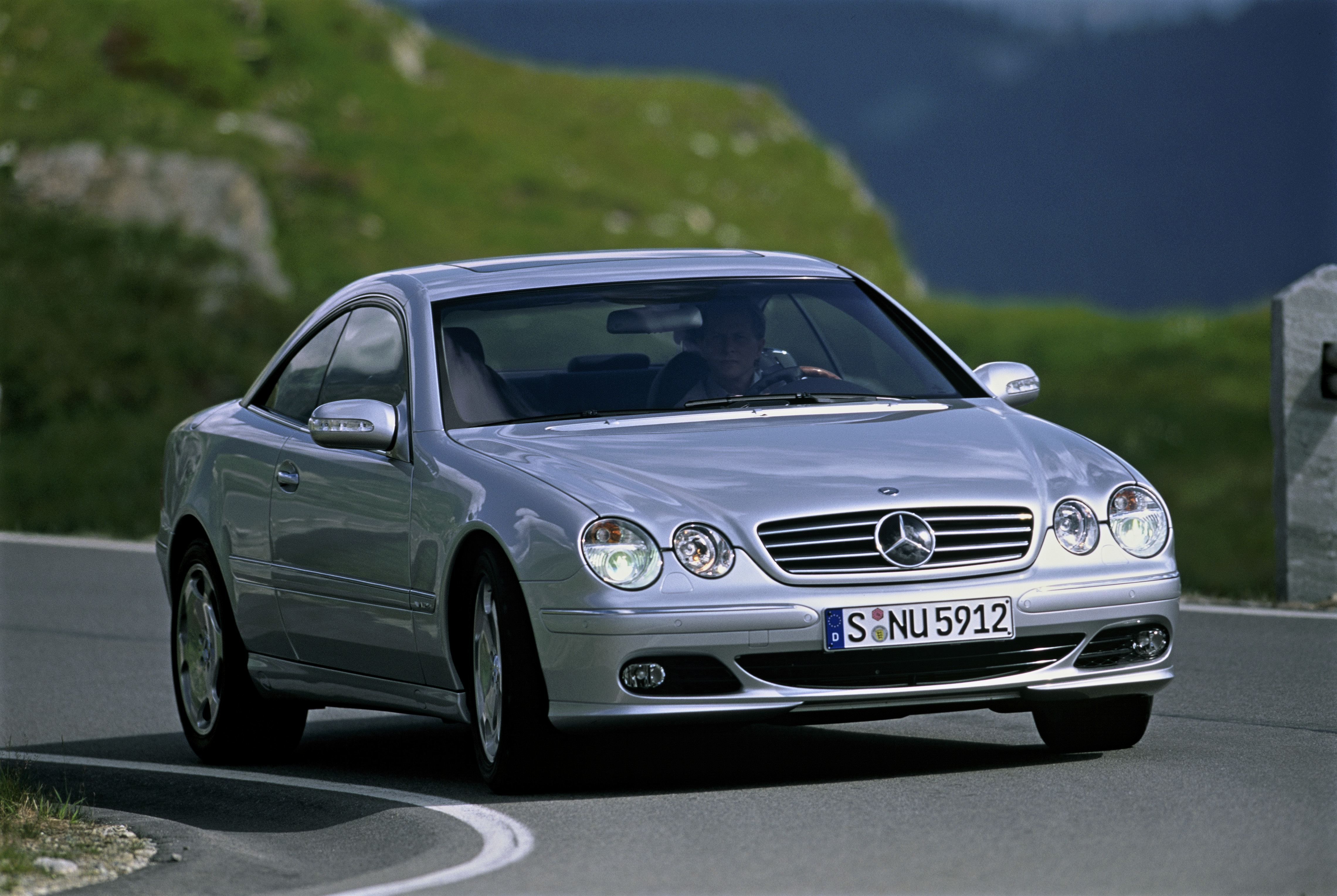 Cl fora. Mercedes-Benz cl600 c215. Mercedes-Benz CL 600 2002. Mercedes cl600 2002. Mercedes Benz CL 2002.