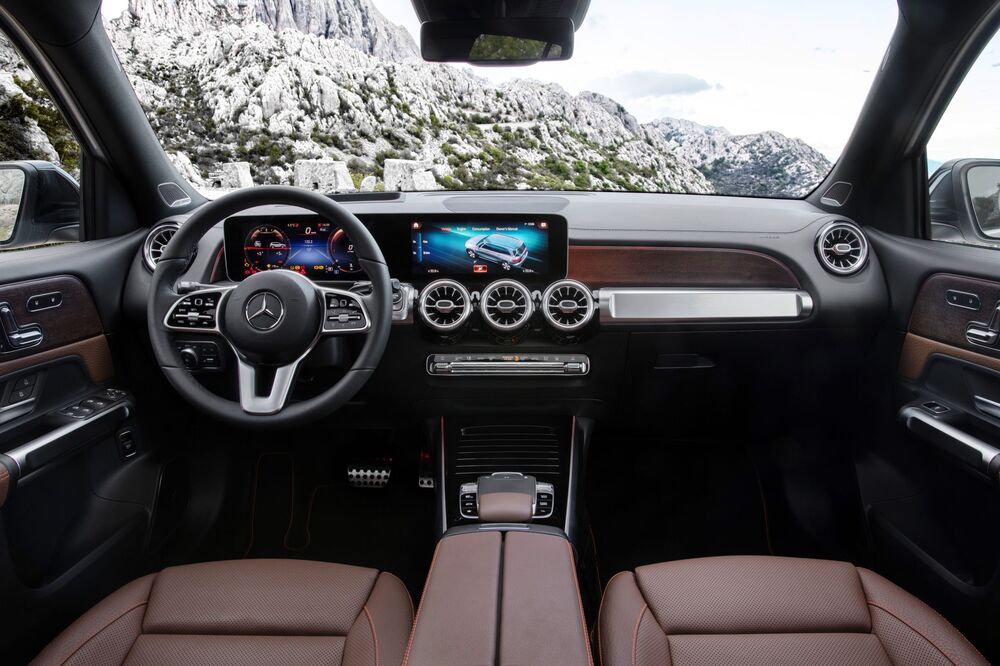 Mercedes-Benz GLB 1 поколение (2019) кроссовер интерьер 