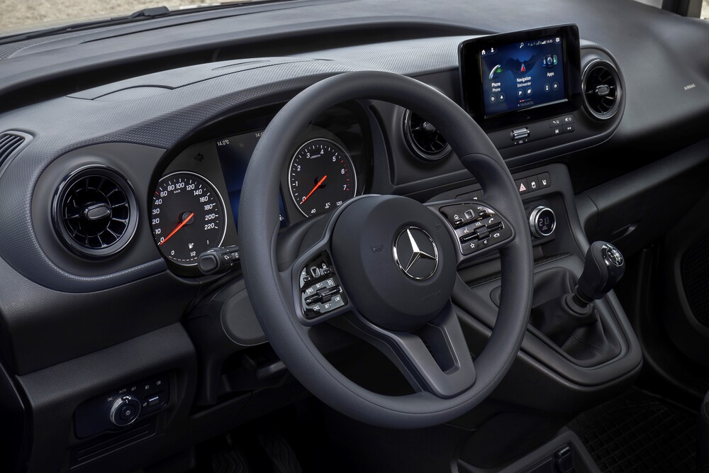 Mercedes-Benz Citan 2 поколение (2021) минивэн интерьер 