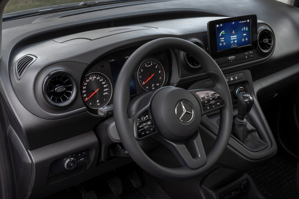 Mercedes-Benz Citan 2 поколение (2021) фургон интерьер 