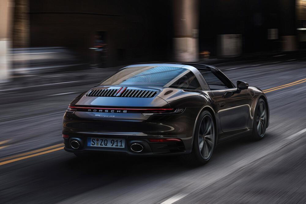 Porsche 911 8 поколение 992 (2020) Тарга