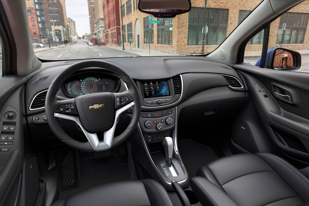 Chevrolet Trax I рестайлинг (2016) кроссовер 5 дв интерьер 