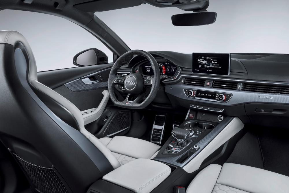 Audi RS 4 4 поколение B9 (2017) Avant универсал интерьер 