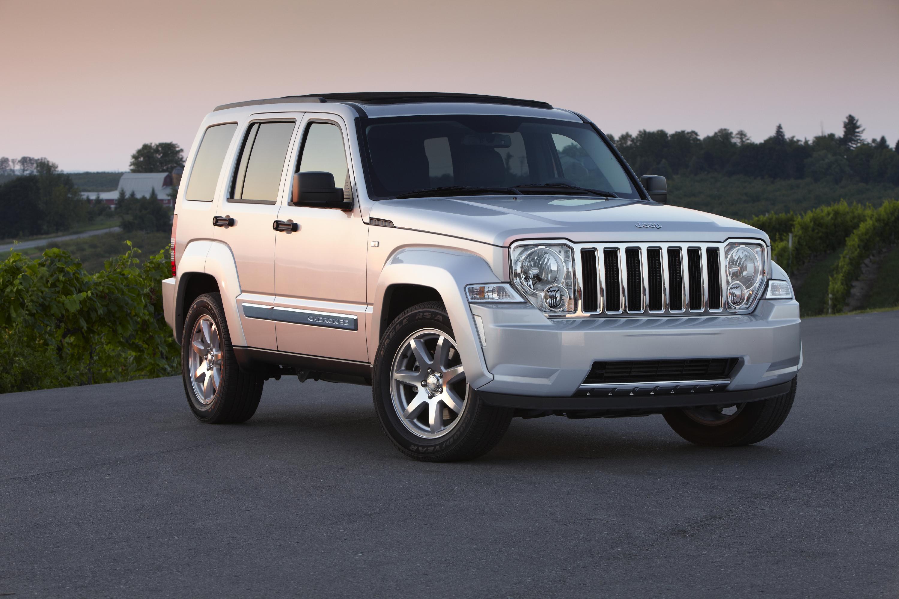 Jeep liberty kk. Джип Либерти 2012. Jeep Cherokee 4 поколение. Внедорожники в пределах 400 000. Джип бет хор.