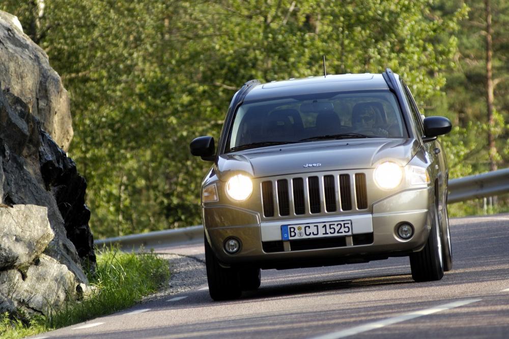 Jeep Compass 1 поколение