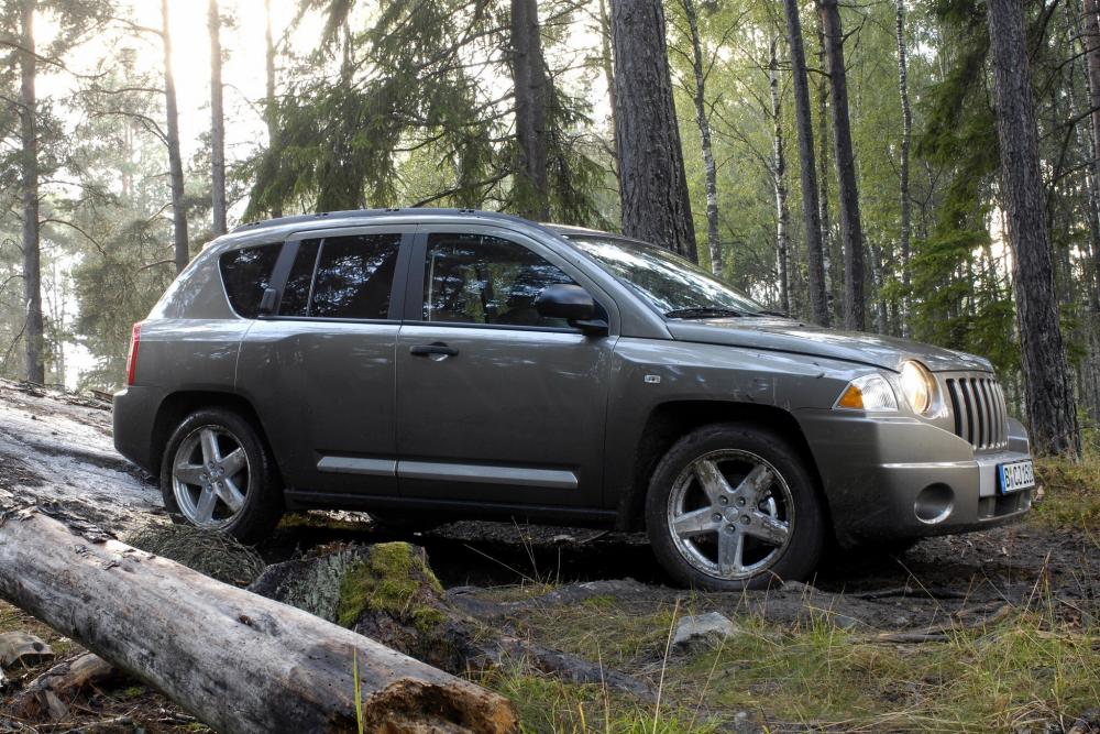 Jeep Compass 1 поколение