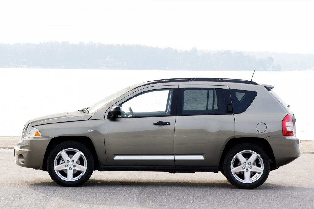 Jeep Compass 1 поколение