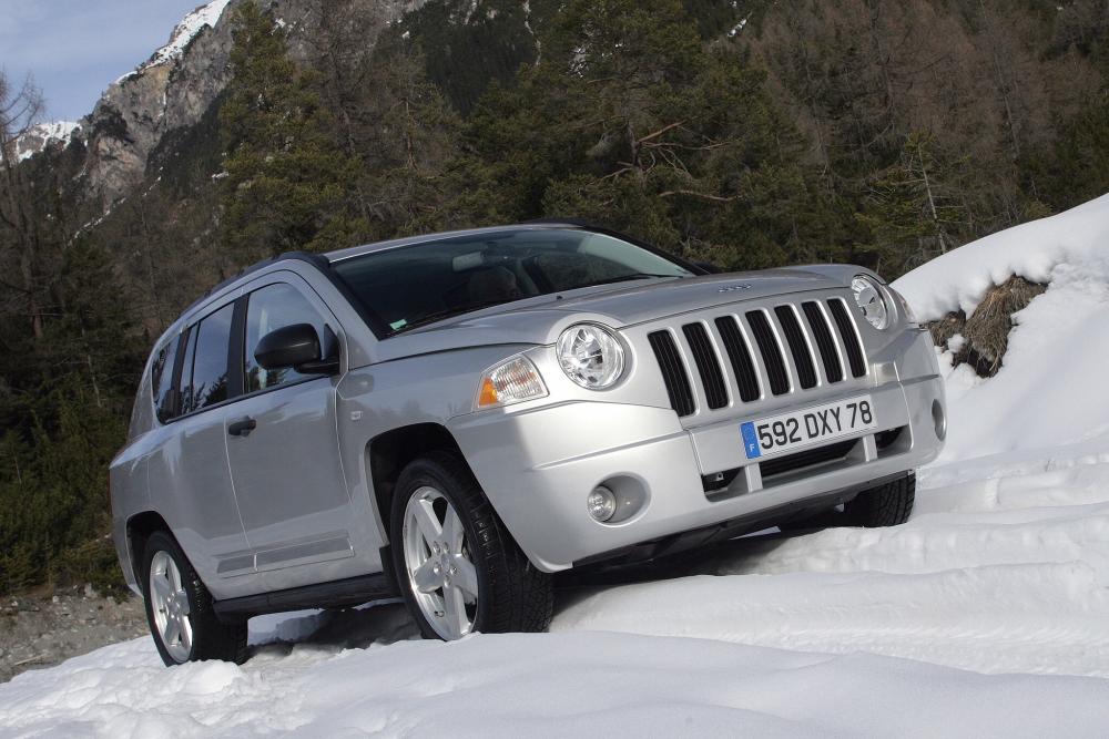 Jeep Compass 1 поколение