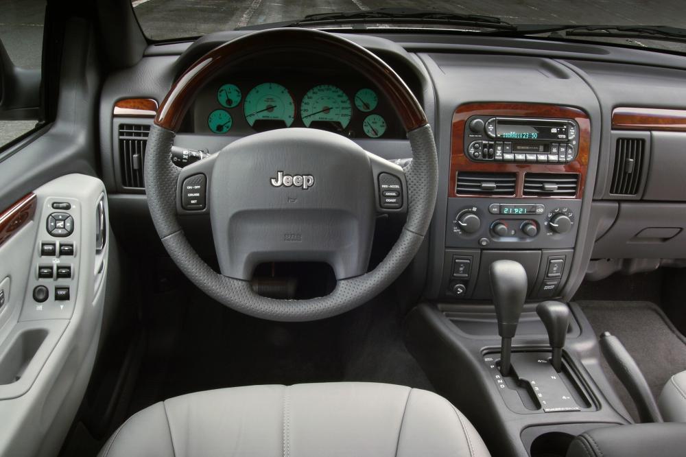 Jeep Grand Cherokee 2 поколение WJ интерьер