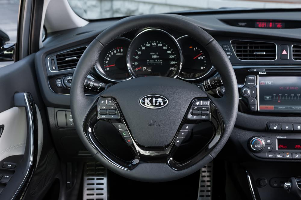 Kia Ceed 2 поколение (2012-2015) хэтчбек 5 дв
