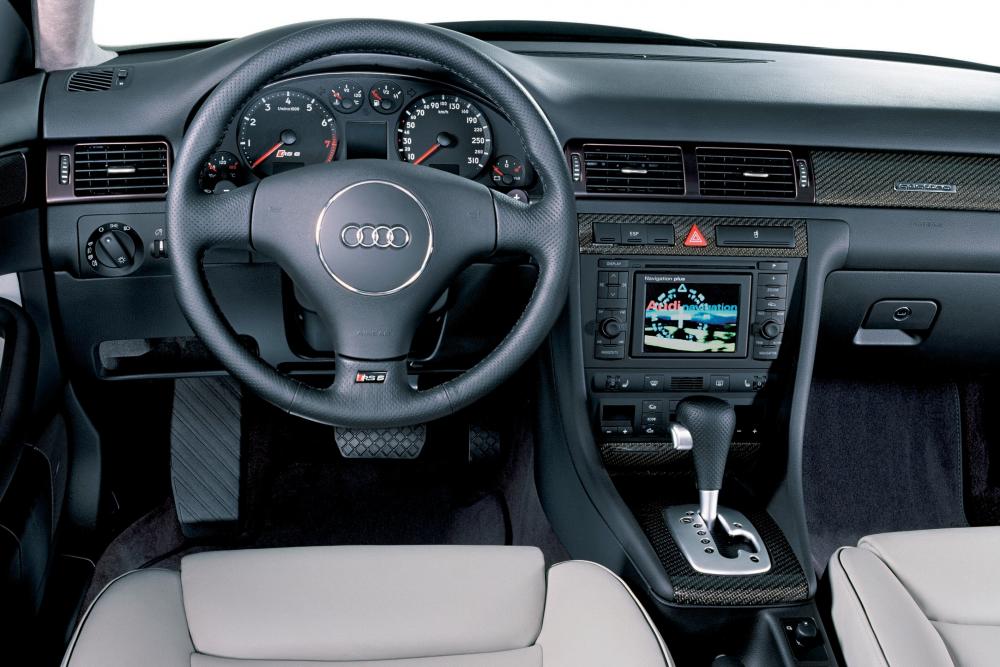 Audi RS 6 1 поколение C5 Универсал интерьер 