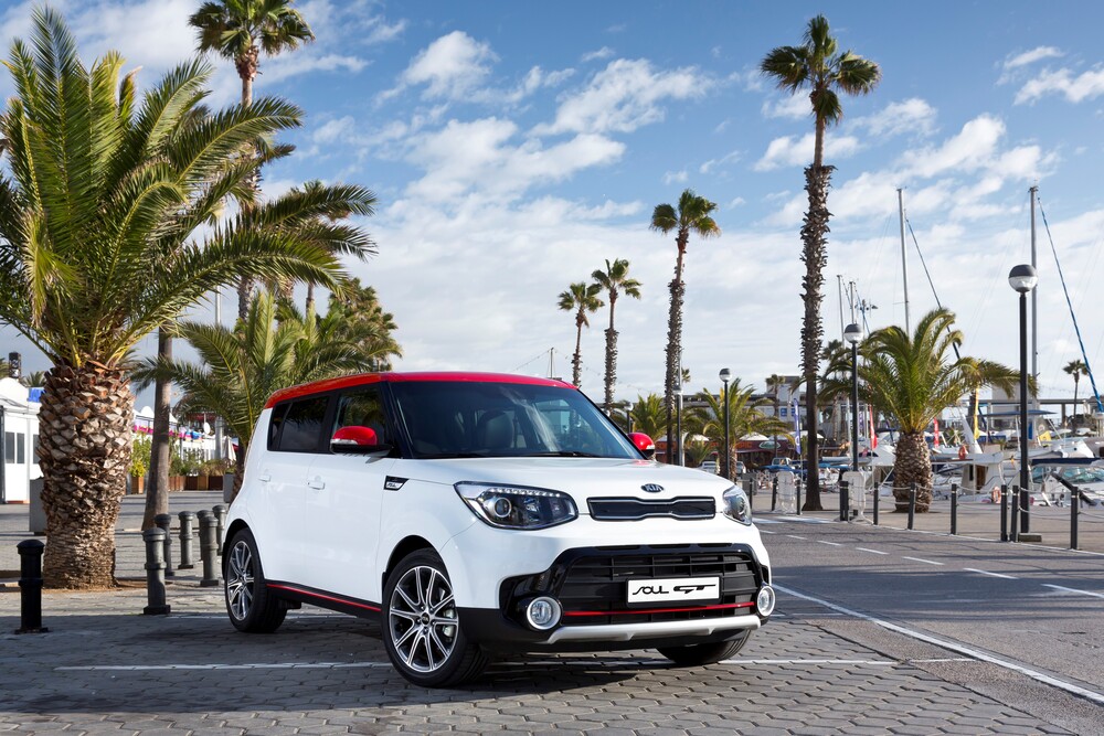 Kia Soul 2 поколение [рестайлинг] (2016-2019) кроссовер 5 дв