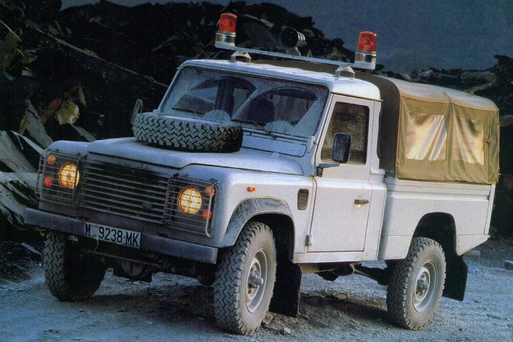 Land Rover Defender 1 поколение (1983-2007) пикап 