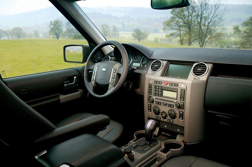 Land Rover Discovery 3 поколение (2004-2009) внедорожник 5 дв