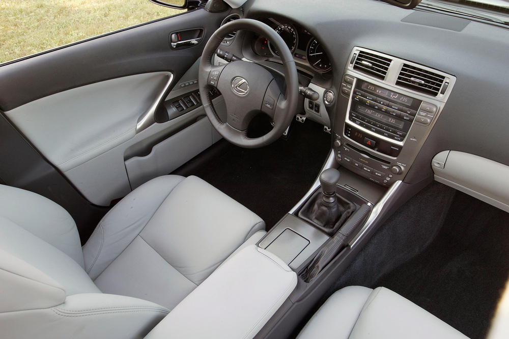 Lexus IS 2 поколение XE20 (2005-2010) седан