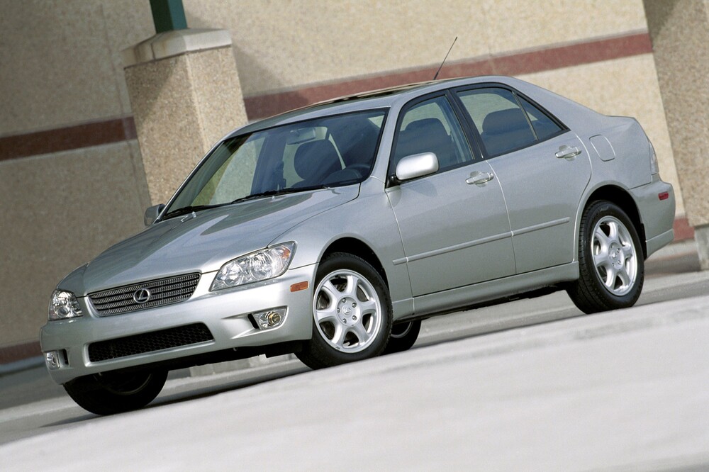 Lexus IS 1 поколение XE10 (1999-2005) седан