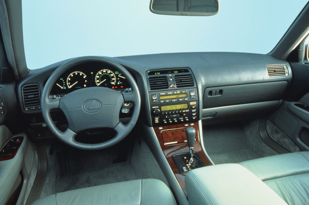 Lexus LS 2 поколение (1994-1997) седан