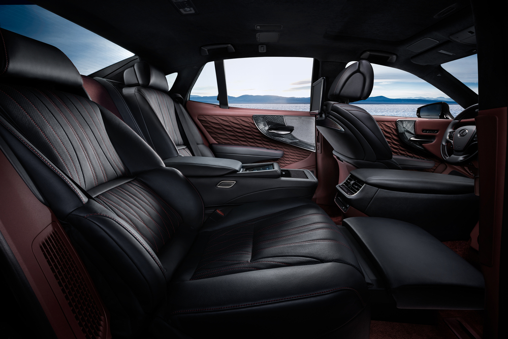 Lexus LS 5 поколение (2017-2021) Седан 4-дв. интерьер 